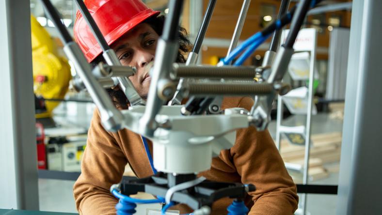 达拉斯联储制造业调查崩了,企业高管:混乱、疯狂